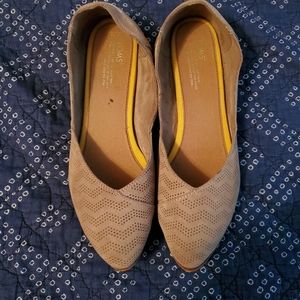 TOMS Desert Taupe Suede Chevron Jutti Flats